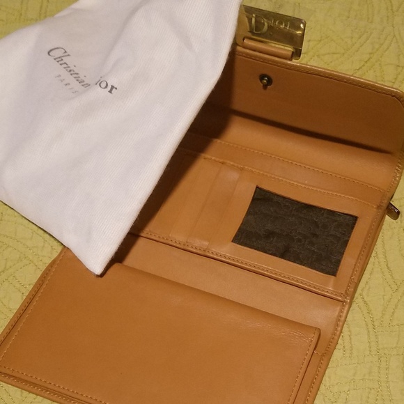 ❤️❤️NWOT DIOR Street Chic Wallet - Picture 3 of 5